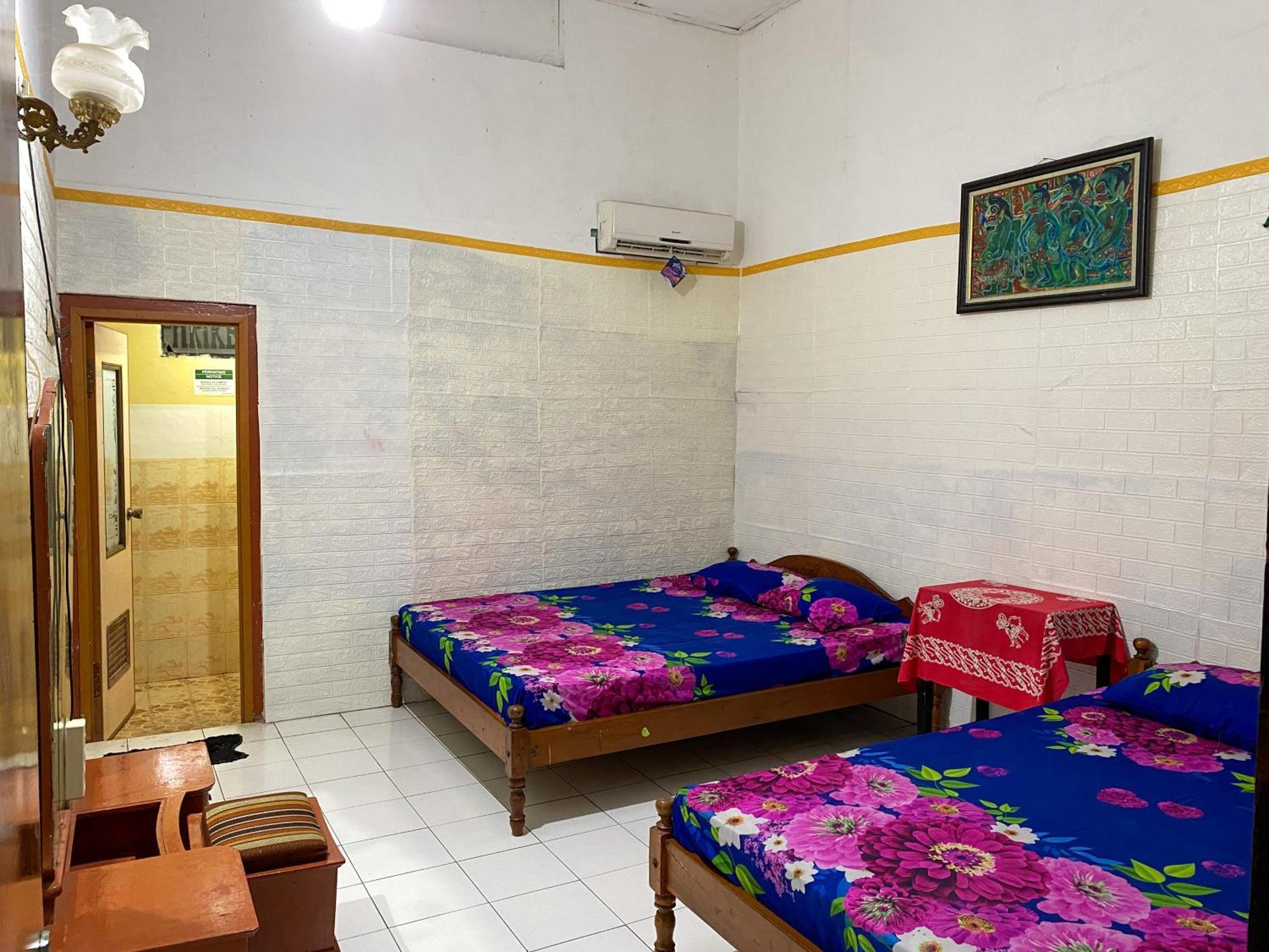 Parikesit Guest House Yogyakarta Esterno foto