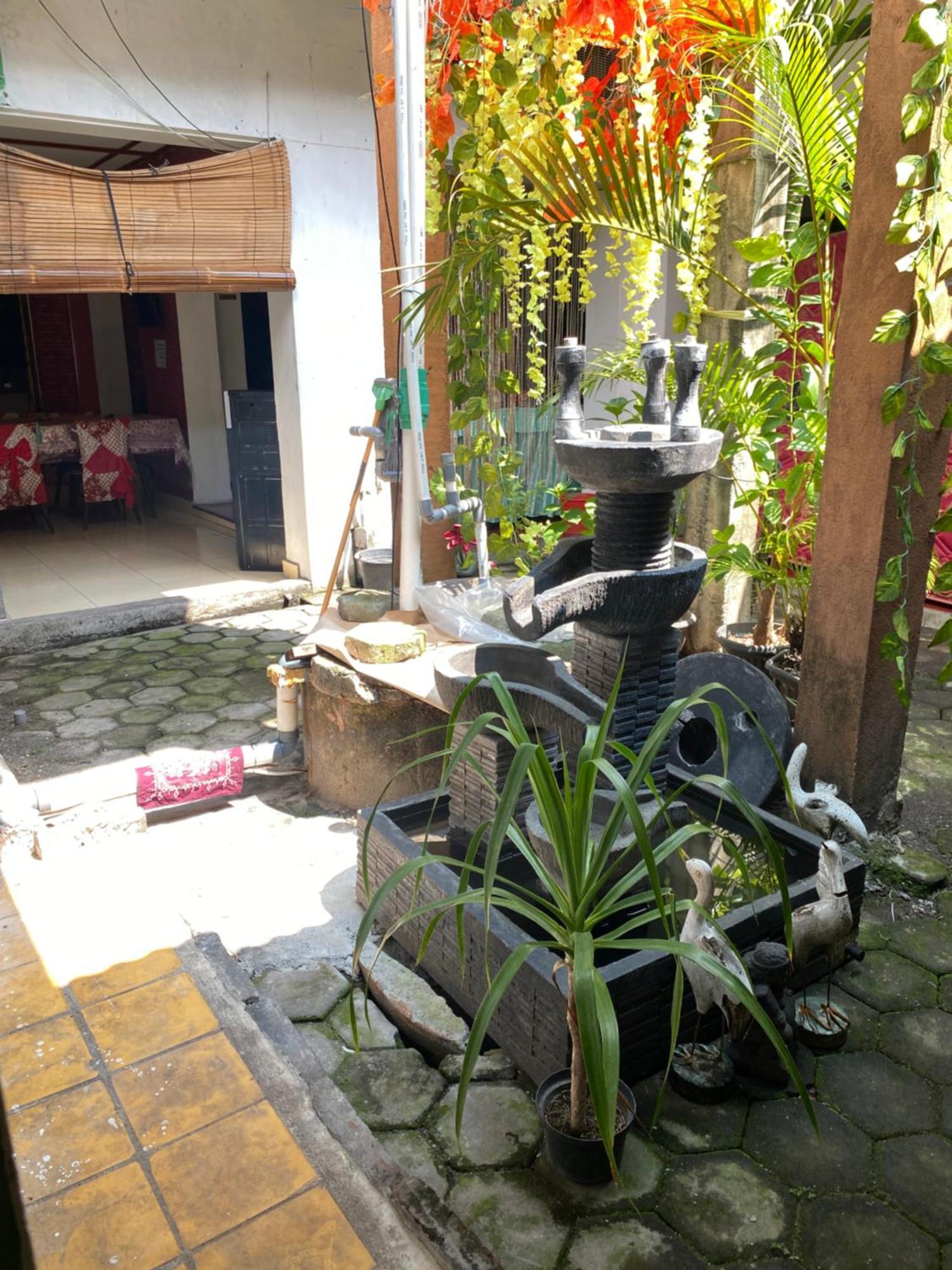 Parikesit Guest House Yogyakarta Esterno foto