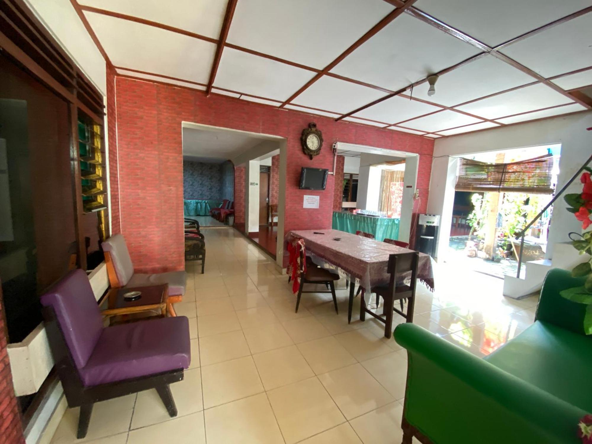 Parikesit Guest House Yogyakarta Esterno foto