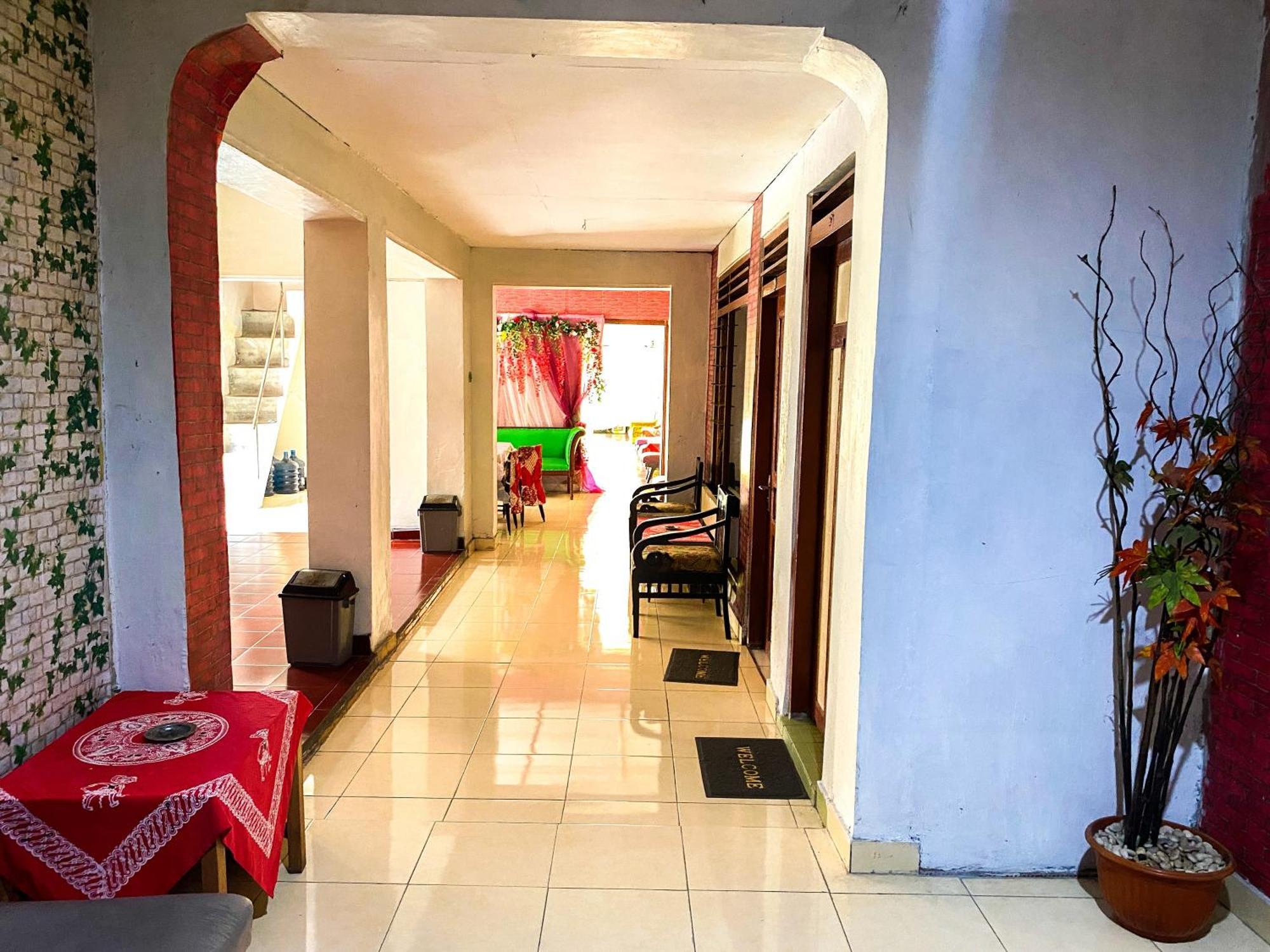Parikesit Guest House Yogyakarta Esterno foto