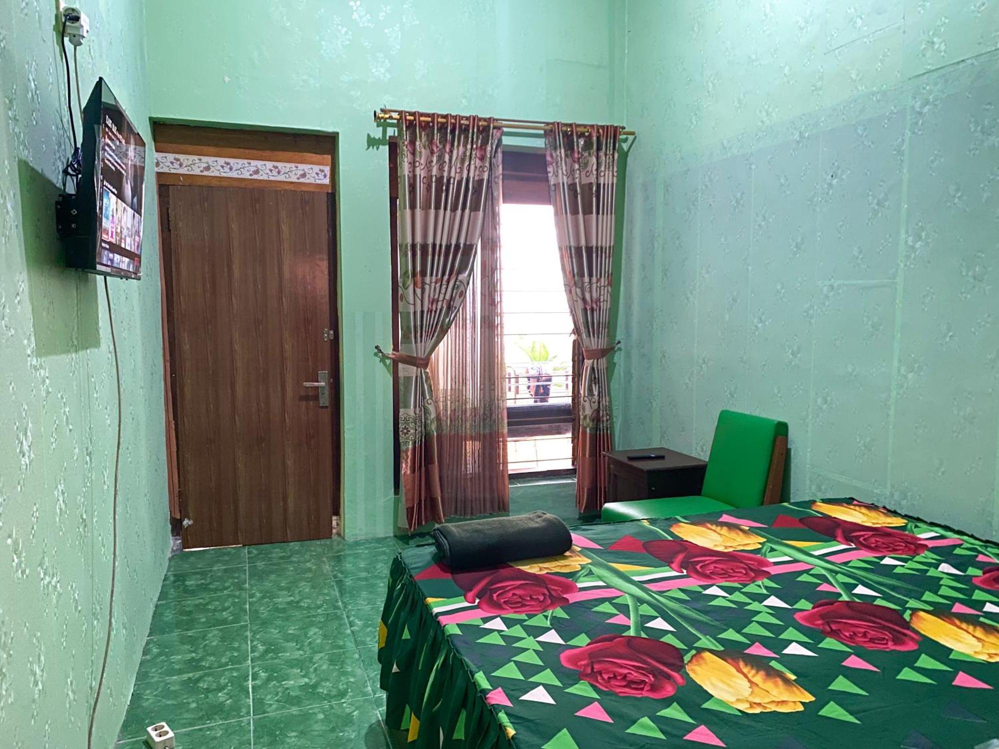 Parikesit Guest House Yogyakarta Esterno foto