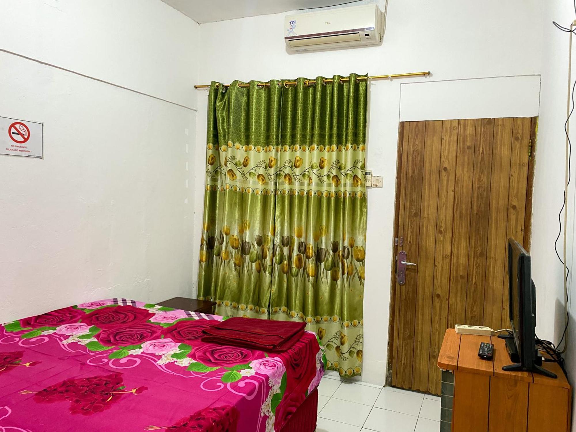 Parikesit Guest House Yogyakarta Esterno foto